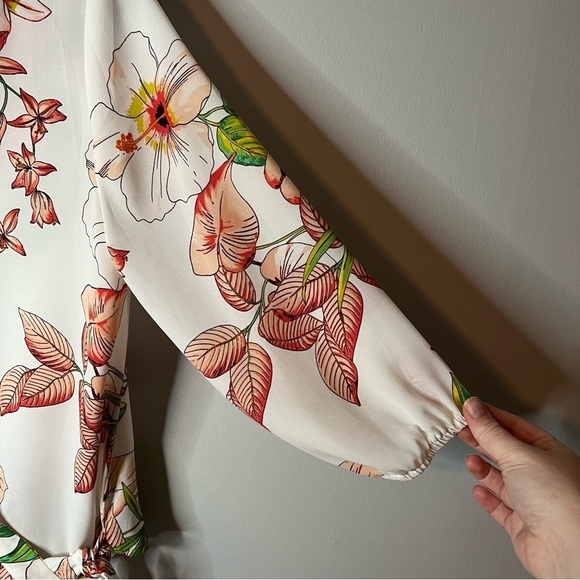 Women’s Soho pink floral mock wrap blouse size small S - Picture 4 of 5